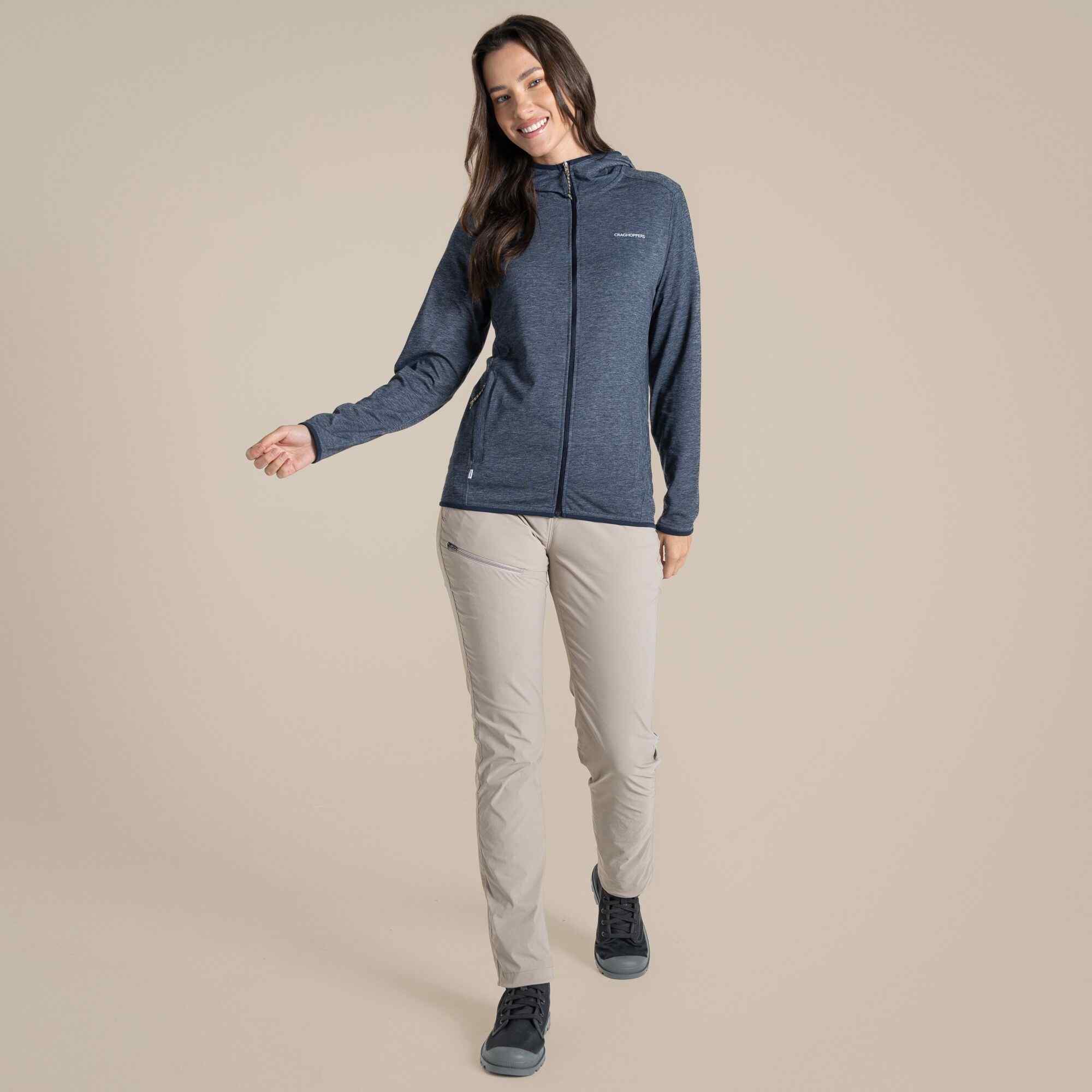 CWJ1373_KD7_04_bynder_defined_type_model_041771748974